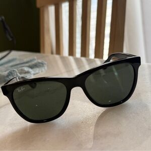 Ray-Ban Wayfarer Sunglasses